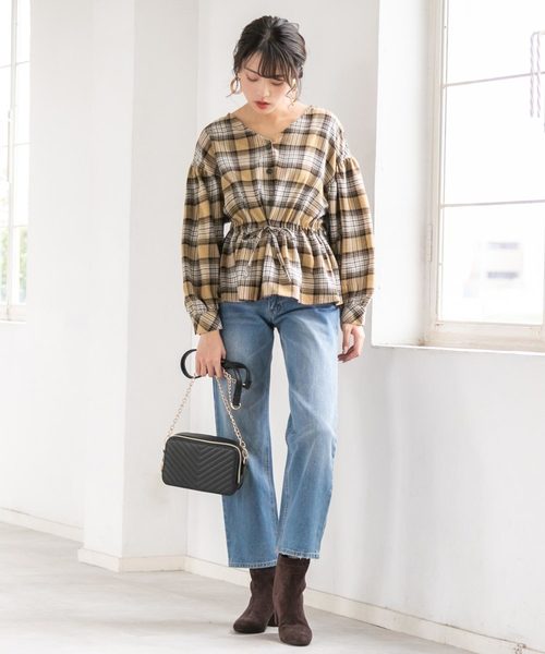 Newlyme（ニューリーミー）の「チェックドロストＶネックブラウス（シャツ/ブラウス・レディース・ベージュ/ブラウン/レッド/アイボリー・MEDIUM/LARGE）」の8枚目の写真