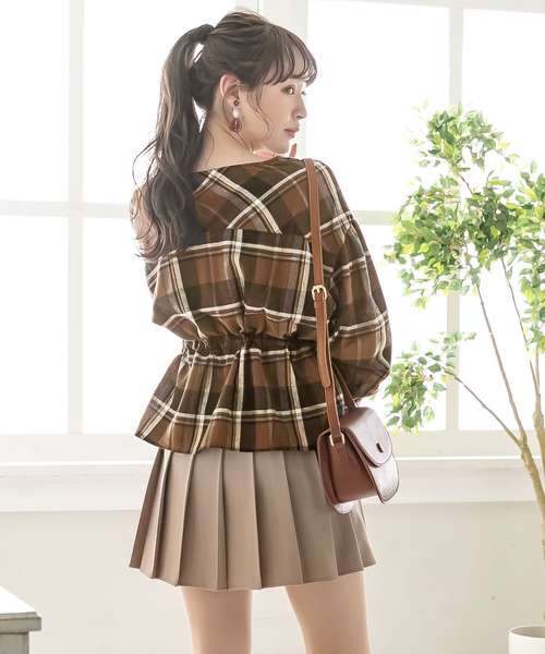 Newlyme（ニューリーミー）の「チェックドロストＶネックブラウス（シャツ/ブラウス・レディース・ベージュ/ブラウン/レッド/アイボリー・MEDIUM/LARGE）」の15枚目の写真