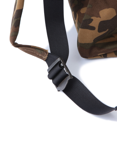 BEAMS BOY（ビームスボーイ）の「BAG'n'NOUN / NAPSAC “CAMO” SPECIAL（バックパック/リュック・レディース・カモフラージュ・ONE SIZE）」の6枚目の写真