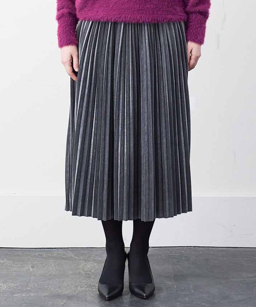 IEDIT（イディット）の「ＩＥＤＩＴ　上品な光沢のベロアプリーツスカート（スカート・レディース・パープル/グレー・SMALL/MEDIUM/LARGE/X-LARGE/XX-LARGE/3T）」の2枚目の写真