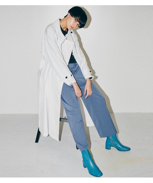 LE CIEL BLEU(ルシェルブルー)の「Asymmetric Trench Coat(トレンチコート・レディース・ホワイト/ベージュ・36)」の3枚目の写真