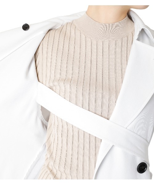 LE CIEL BLEU(ルシェルブルー)の「Asymmetric Trench Coat(トレンチコート・レディース・ホワイト/ベージュ・36)」の13枚目の写真