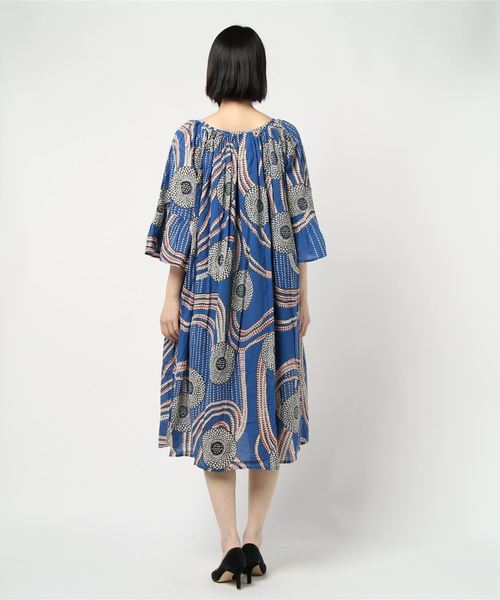 チャイハネ（チャイハネ）の「【チャイハネ】yul アフリカン柄ボリュームスリーブワンピース（ワンピース・レディース・レッド/イエロー/ブルー・FREE）」の6枚目の写真