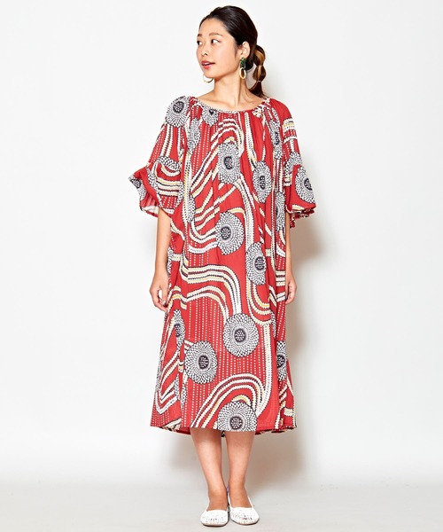 チャイハネ（チャイハネ）の「【チャイハネ】yul アフリカン柄ボリュームスリーブワンピース（ワンピース・レディース・レッド/イエロー/ブルー・FREE）」の2枚目の写真