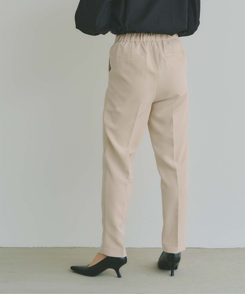 titivate(ティティベイト)の「フロントタックイージーテーパードパンツ(その他パンツ・レディース・ベージュ/レッド/ブラック/ライトグリーン/ピンク/イエロー/モカ/ライトピンク/グリーン/ライトパープル/グリーン系その他/グレイッシュベージュ/ライトブラウン/グリーン系その他2/アイボリー/ピンク系その他/サンドベージュ/ライトブルー/ブラウン・L/M/S/PS(XS-S))」の2枚目の写真