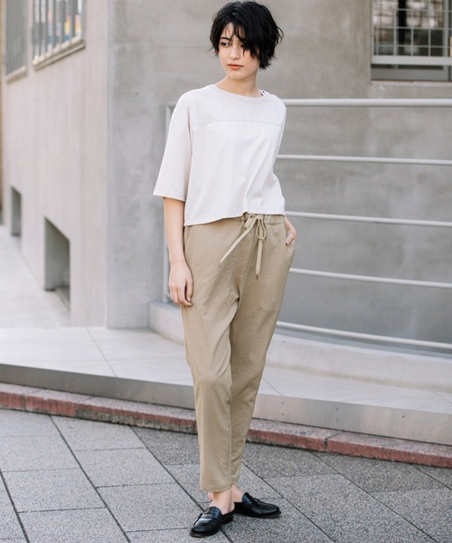 Munich（ミューニック）の「トリアセテートファイバーオックス　テーパードパンツ（その他パンツ・レディース・ブラック/ベージュ・S/M/XS）」の3枚目の写真