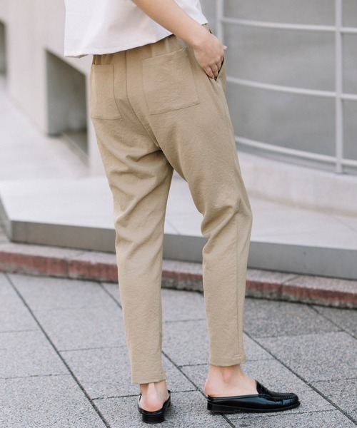 Munich（ミューニック）の「トリアセテートファイバーオックス　テーパードパンツ（その他パンツ・レディース・ブラック/ベージュ・S/M/XS）」の5枚目の写真