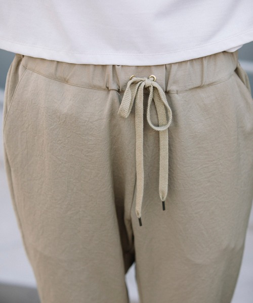 Munich（ミューニック）の「トリアセテートファイバーオックス　テーパードパンツ（その他パンツ・レディース・ブラック/ベージュ・S/M/XS）」の7枚目の写真