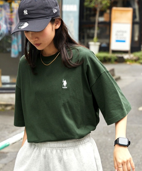 U.S. POLO ASSN.(ユーエスポロアッスン)の「U.S. POLO ASSN. /ユーエスポロアッスン 別注ワンポイント刺繍 ビッグシルエットカットソー 半袖tee トップス(Tシャツ/カットソー・メンズ・ホワイト/ブラック/ベージュ/ネイビー/オリーブ/サックスブルー/イエロー/ライトグリーン/ラベンダー/ベージュ系その他2/オレンジ/ホワイト系その他2/ホワイト系その他3/グリーン/杢グレー/ブルー/ダークオレンジ/ブラウン/ホワイト系/グレー系1/ピンク/カーキ/グレー系/ホワイト系その他/ライトベージュ/ブルー系その他/ベージュ系その他3/ダークグリーン/ベージュ系その他/ブラック系その他/チャコールグレー/ブルー系2/オートミール/レッド/パープル/ダークブラウン/アイボリー系/スモークピンク/グレイッシュブルー/グレイッシュベージュ/レッド系/サックスブルー系・S/M/L/XL/XS)」の22枚目の写真