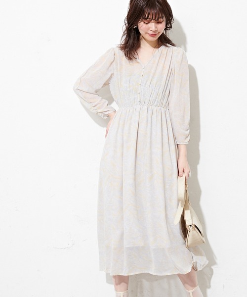 natural couture(ナチュラルクチュール)の「フェザー柄ギャザーデザインワンピース(ワンピース・レディース・カーキ/ピンクベージュ/その他1/その他2・FREE)」の9枚目の写真