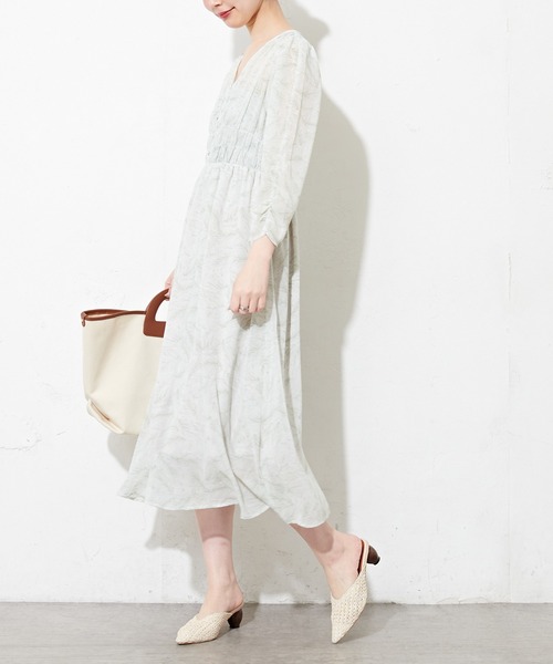 natural couture(ナチュラルクチュール)の「フェザー柄ギャザーデザインワンピース(ワンピース・レディース・カーキ/ピンクベージュ/その他1/その他2・FREE)」の12枚目の写真