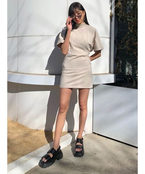 EMODA(エモダ)の「ウエストマークショートワンピース(ワンピース・レディース・グレー/ブラック/ブルー/ベージュ・FREE)」の5枚目の写真