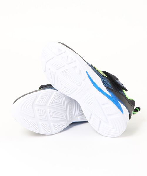 SKECHERS（スケッチャーズ）の「《SKECHERS》ERUPTERS III - DERLO（スニーカー・キッズ・ブラック×ブルー/ブラック×シルバー/ネイビー・22.0cm/21.0cm/17.0cm/16.5cm/18.0cm/19.0cm/20.0cm/17.5cm/21.5cm/19.5cm/18.5cm/20.5cm）」の5枚目の写真