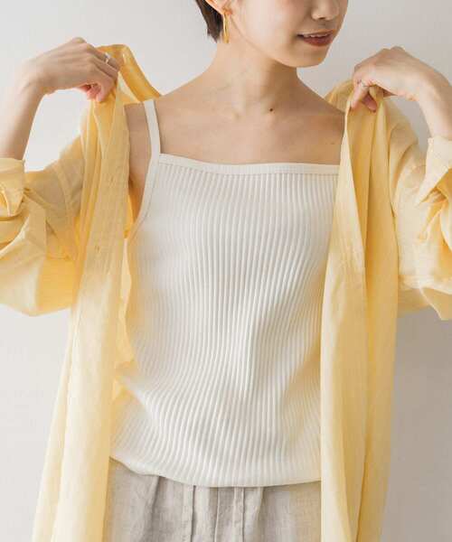 URBAN RESEARCH(アーバンリサーチ)の「スクエアネックキャミソール(キャミソール・レディース・ブラック/ベージュ/オフホワイト・FREE)」の2枚目の写真