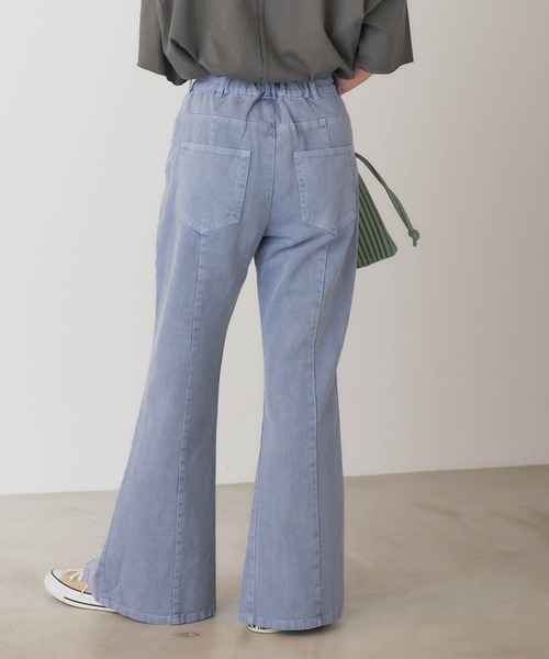 forksy.(フォルクシー)の「【forksy.】デニムピグメント加工スリットフレアパンツ(デニムパンツ・レディース・チャコールグレー/パープル/ブラウン/ブルー/ライトベージュ・FREE)」の19枚目の写真