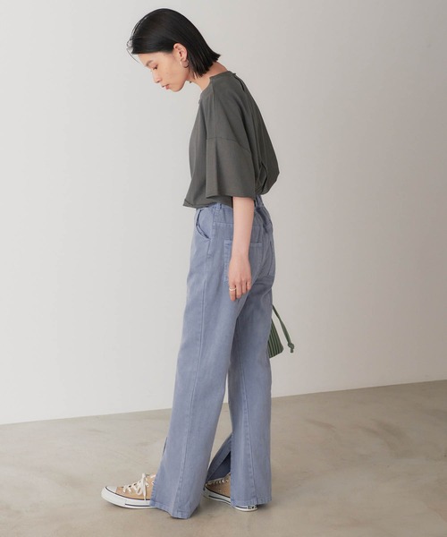 forksy.(フォルクシー)の「【forksy.】デニムピグメント加工スリットフレアパンツ(デニムパンツ・レディース・チャコールグレー/パープル/ブラウン/ブルー/ライトベージュ・FREE)」の21枚目の写真