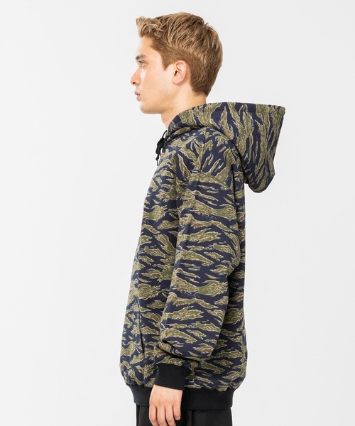 売切れ前に XLARGE CAMO LOGO PULLOVER HOODED SWEAT カモ柄 XLARGE（エクストララージ）の「CAMO PULLOVER HOODED SWEAT