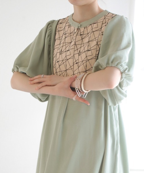 Bab(バブ)の「フロント刺繍ワンピース(ワンピース・レディース・ブラック/ベージュ/アイボリー/ミント・38)」の19枚目の写真