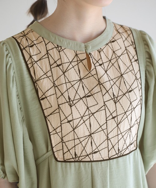 Bab(バブ)の「フロント刺繍ワンピース(ワンピース・レディース・ブラック/ベージュ/アイボリー/ミント・38)」の15枚目の写真