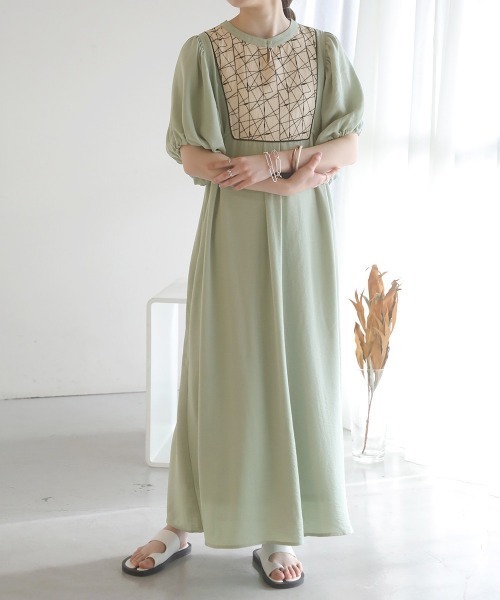 Bab(バブ)の「フロント刺繍ワンピース(ワンピース・レディース・ブラック/ベージュ/アイボリー/ミント・38)」の8枚目の写真