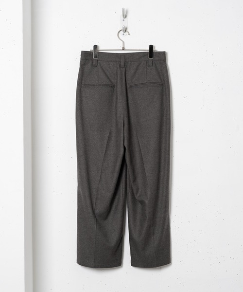 CASPER JOHN（キャスパージョン）の「Melange TR Tuck Wide Slacks/メランジTRタックワイドスラックス（スラックス・メンズ・チャコールグレー/グレイッシュベージュ・SMALL/MEDIUM/LARGE）」の15枚目の写真