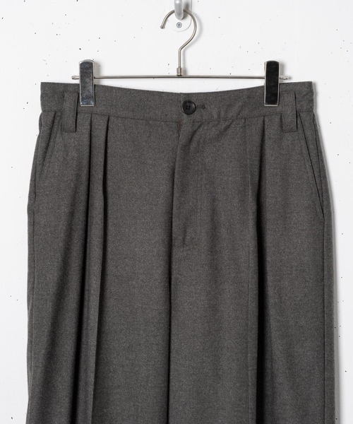 CASPER JOHN（キャスパージョン）の「Melange TR Tuck Wide Slacks/メランジTRタックワイドスラックス（スラックス・メンズ・チャコールグレー/グレイッシュベージュ・SMALL/MEDIUM/LARGE）」の17枚目の写真