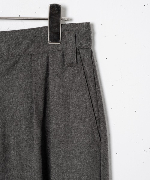 CASPER JOHN（キャスパージョン）の「Melange TR Tuck Wide Slacks/メランジTRタックワイドスラックス（スラックス・メンズ・チャコールグレー/グレイッシュベージュ・SMALL/MEDIUM/LARGE）」の18枚目の写真