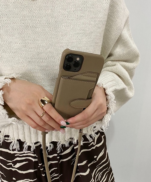 tov（トーヴ）の「【iphone12/12pro対応】ミラーカード付スマホケース（スマホケース/カバー・レディース・ブラック/パープル/アイボリー/グレイッシュベージュ/キャメル/ベージュ/オレンジ/モカ・ONESIZE/FREE）」の4枚目の写真