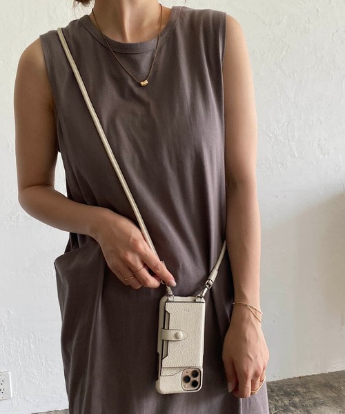 tov（トーヴ）の「【iphone12/12pro対応】ミラーカード付スマホケース（スマホケース/カバー・レディース・ブラック/パープル/アイボリー/グレイッシュベージュ/キャメル/ベージュ/オレンジ/モカ・ONESIZE/FREE）」の11枚目の写真