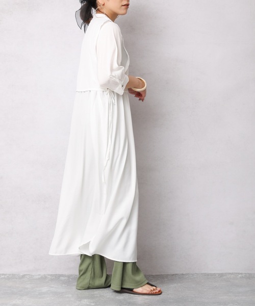 ap retro（アプレトロ）の「異素材使いベストレイヤードロングシャツワンピース（ワンピース・レディース・オフホワイト/ホワイト系その他/ブラック/グリーン系その他・FREE）」の17枚目の写真