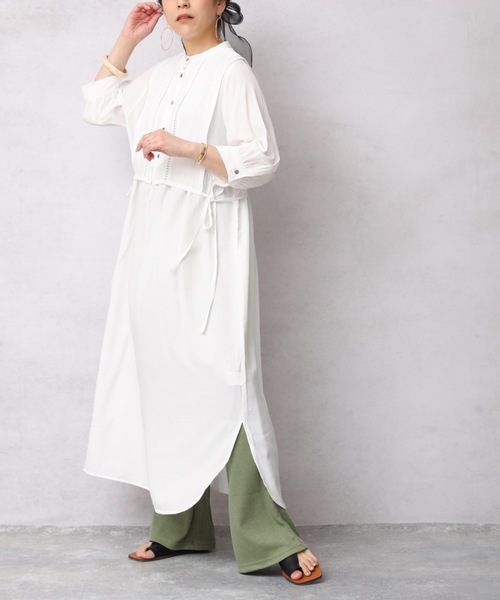 ap retro（アプレトロ）の「異素材使いベストレイヤードロングシャツワンピース（ワンピース・レディース・オフホワイト/ホワイト系その他/ブラック/グリーン系その他・FREE）」の13枚目の写真
