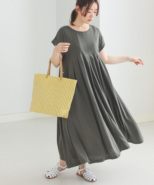 BEAMS HEART（ビームスハート）の「BEAMS HEART / タック フレアワンピース（ワンピース・レディース・ネイビー/オリーブ/オレンジ/ブラウン/ブラック・FREE）」の7枚目の写真