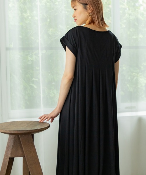 BEAMS HEART（ビームスハート）の「BEAMS HEART / タック フレアワンピース（ワンピース・レディース・ネイビー/オリーブ/オレンジ/ブラウン/ブラック・FREE）」の16枚目の写真