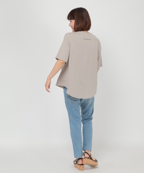 ikka(イッカ)の「Kisaコラボ BIG DipperプリントT(Tシャツ/カットソー・レディース・オフホワイト/ライトグレー・M/L/S)」の9枚目の写真