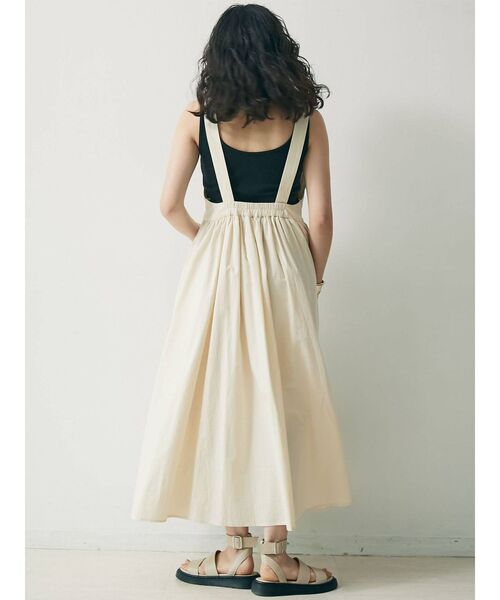 LAGUNAMOON(ラグナムーン)の「ギャザーフレアーキャミワンピース(ワンピース・レディース・アイボリー/ブラック・FREE)」の8枚目の写真