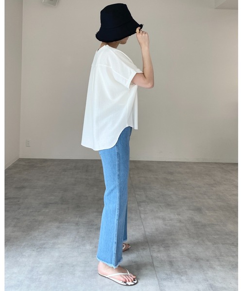 She's Closet(シーズクローゼット)の「Vネック無地コットンワッフル半袖tシャツ(Tシャツ/カットソー・レディース・チャコールグレー/ブラック/オフホワイト/モカ/グレイッシュベージュ・FREE)」の15枚目の写真