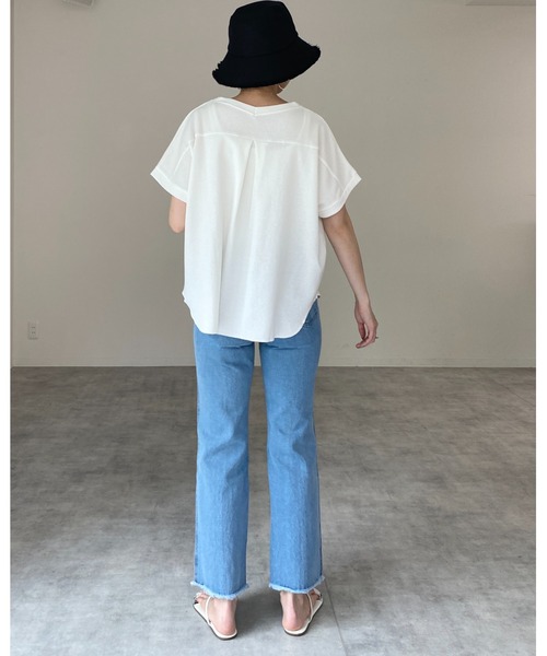 She's Closet(シーズクローゼット)の「Vネック無地コットンワッフル半袖tシャツ(Tシャツ/カットソー・レディース・チャコールグレー/ブラック/オフホワイト/モカ/グレイッシュベージュ・FREE)」の17枚目の写真