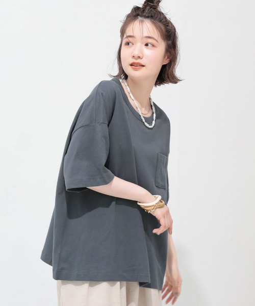 AMERICAN HOLIC(アメリカンホリック)の「ポケット付きゆるカットプルオーバー(Tシャツ/カットソー・レディース・オフホワイト/チャコールグレー/モカ・L/M)」の2枚目の写真