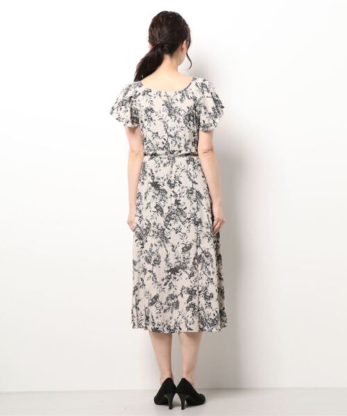 Lina la mer.(リナラメール)の「【Lina la mer. /リナラメール】フレアスリーブ フラワープリントワンピース(ワンピース・レディース・カーキ/ブラック/ブラウン・SMALL/MEDIUM)」の7枚目の写真