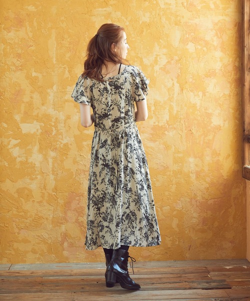 Lina la mer.(リナラメール)の「【Lina la mer. /リナラメール】フレアスリーブ フラワープリントワンピース(ワンピース・レディース・カーキ/ブラック/ブラウン・SMALL/MEDIUM)」の12枚目の写真