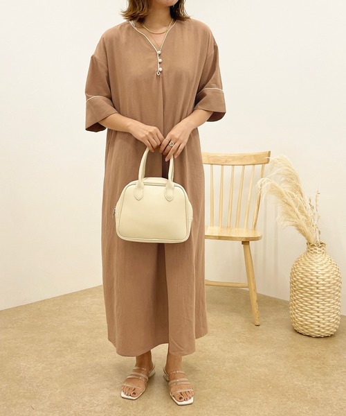 apres jour clair(アプレジュールクレア)の「【apres jour clair】パイピングワンピース【ZOZOTOWN限定アイテム】(ワンピース・レディース・モカ/ベージュ・MEDIUM/SMALL/X-LARGE)」の1枚目の写真