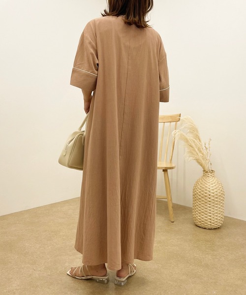 apres jour clair(アプレジュールクレア)の「【apres jour clair】パイピングワンピース【ZOZOTOWN限定アイテム】(ワンピース・レディース・モカ/ベージュ・MEDIUM/SMALL/X-LARGE)」の4枚目の写真