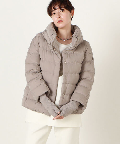 NOLLEY’S（ノーリーズ）の「【HERNO/ヘルノ】ニットグローブ付ダウン EOLO（ダウンジャケット/コート・レディース・グレイッシュベージュ/キナリ・42）」の2枚目の写真