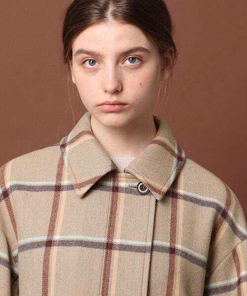 DRESSTERIOR（ドレステリア）の「◆【CLASSY.12月号掲載】ツイードチェックステンカラーコート（ステンカラーコート・レディース・ベージュ系その他2・38/36）」の4枚目の写真