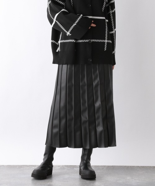 JEANASIS（ジーナシス）の「ヴィーガンレザーピンタックプリーツスカート/237811（スカート・レディース・ブラック・SMALL/MEDIUM）」の12枚目の写真