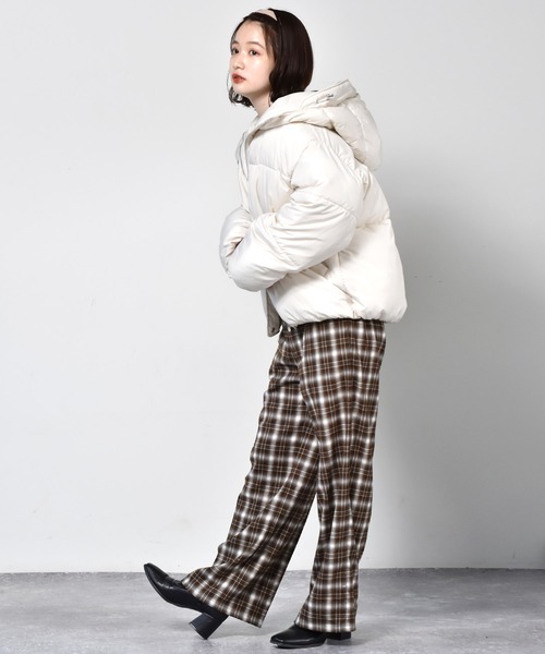 RETRO GIRL（レトロガール）の「ファイバーダウンブルゾン（ダウンジャケット/コート・レディース・ブラック/グリーン/アイボリー/ブルー・FREE）」の5枚目の写真