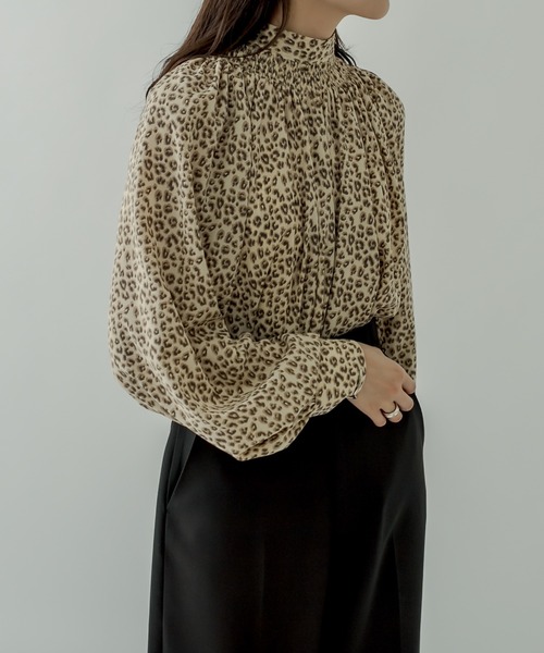 mystic（ミスティック）の「ボウタイギャザーブラウス（シャツ/ブラウス・レディース・オフホワイト/ブラック/ベージュ・FREE）」の3枚目の写真