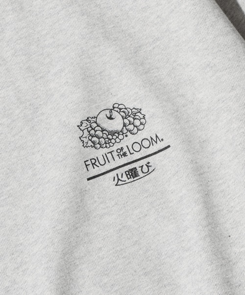 FRUIT OF THE LOOM(フルーツオブザルーム)の「【ROOPTOKYO限定】FRUIT OF THE LOOM/フルーツオブザルーム×火曜び 描き下ろしイラスト ロンT(Tシャツ/カットソー・レディース・グレー/ブラック/ホワイト・XL/L/M)」の5枚目の写真