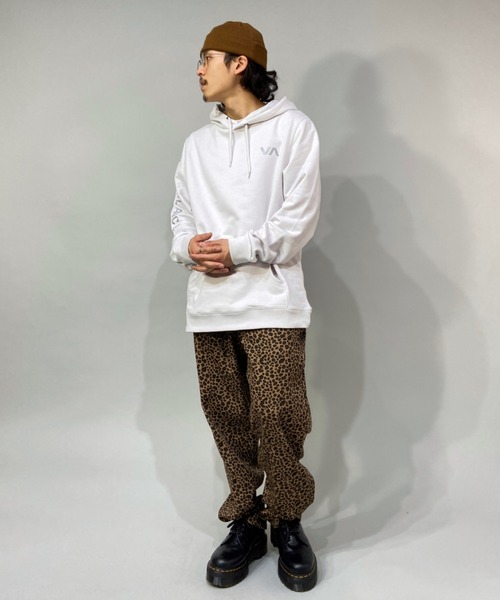 RVCA（ルーカ）の「【ZOZOTOWN限定アイテム】RVCA/ルーカ ビッグシルエット バックプリントパーカー BB042-046（パーカー・メンズ・ホワイト/ブラック/グリーン・S/M/L）」の9枚目の写真