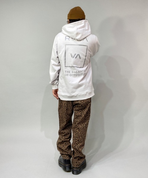RVCA（ルーカ）の「【ZOZOTOWN限定アイテム】RVCA/ルーカ ビッグシルエット バックプリントパーカー BB042-046（パーカー・メンズ・ホワイト/ブラック/グリーン・S/M/L）」の11枚目の写真